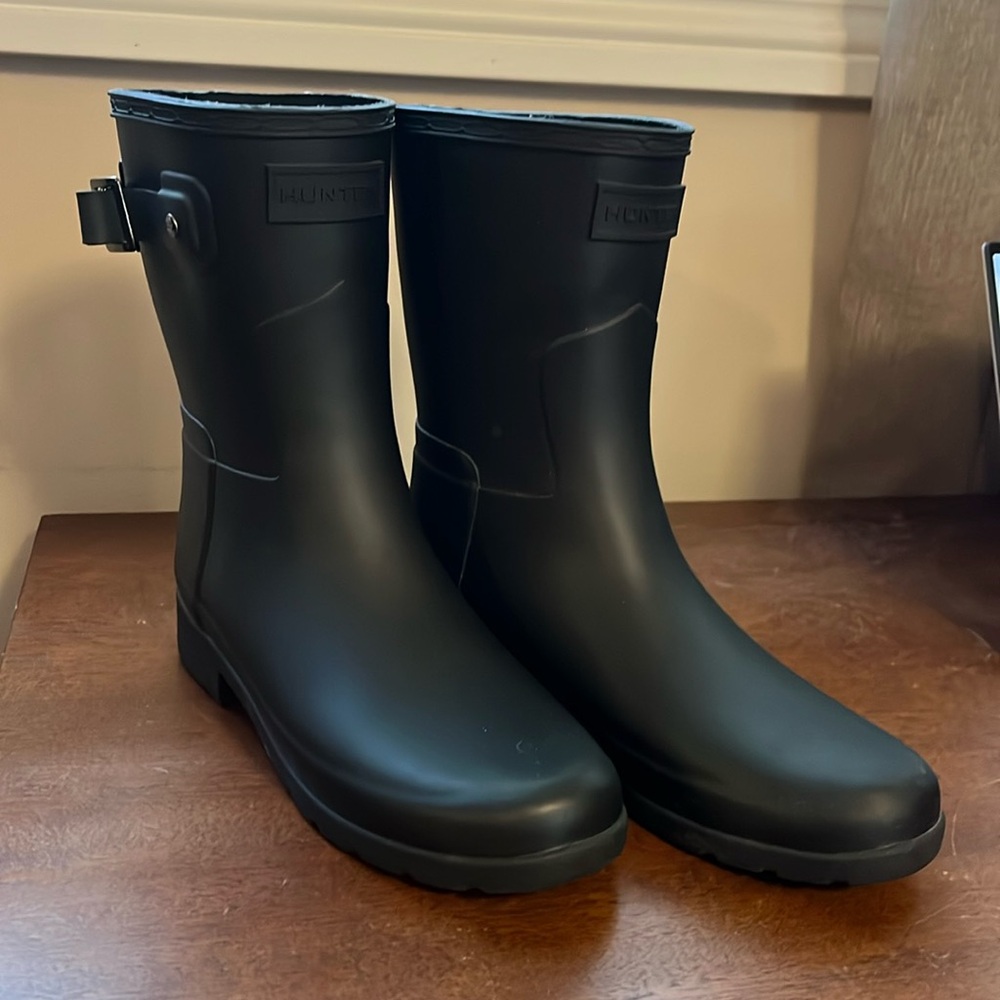 Black Hunter Rain Boots Mid Height size 6